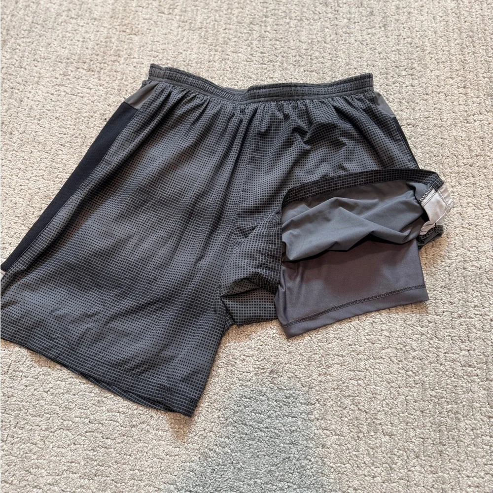 Nike Running Men's Gray and Black Running Shorts with Built in Liner size Large - Picture 3 of 9